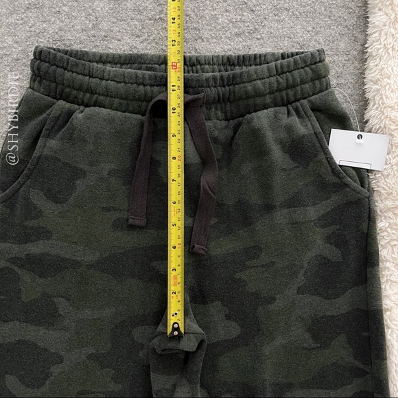 NWT O’Neill Arella Camo Sweatpant Joggers - Picture 8 of 11